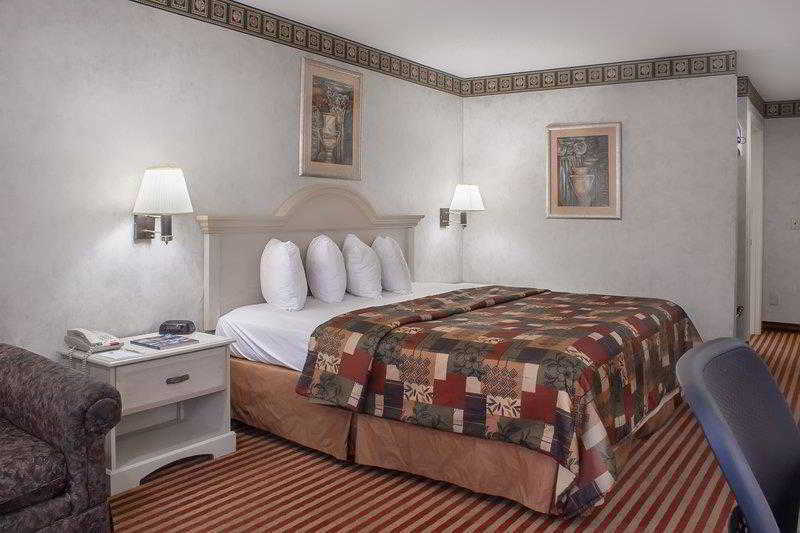 Americas Best Value Inn & Suites Bastrop Экстерьер фото