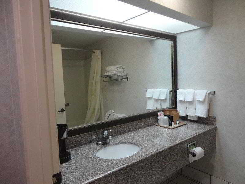 Americas Best Value Inn & Suites Bastrop Экстерьер фото