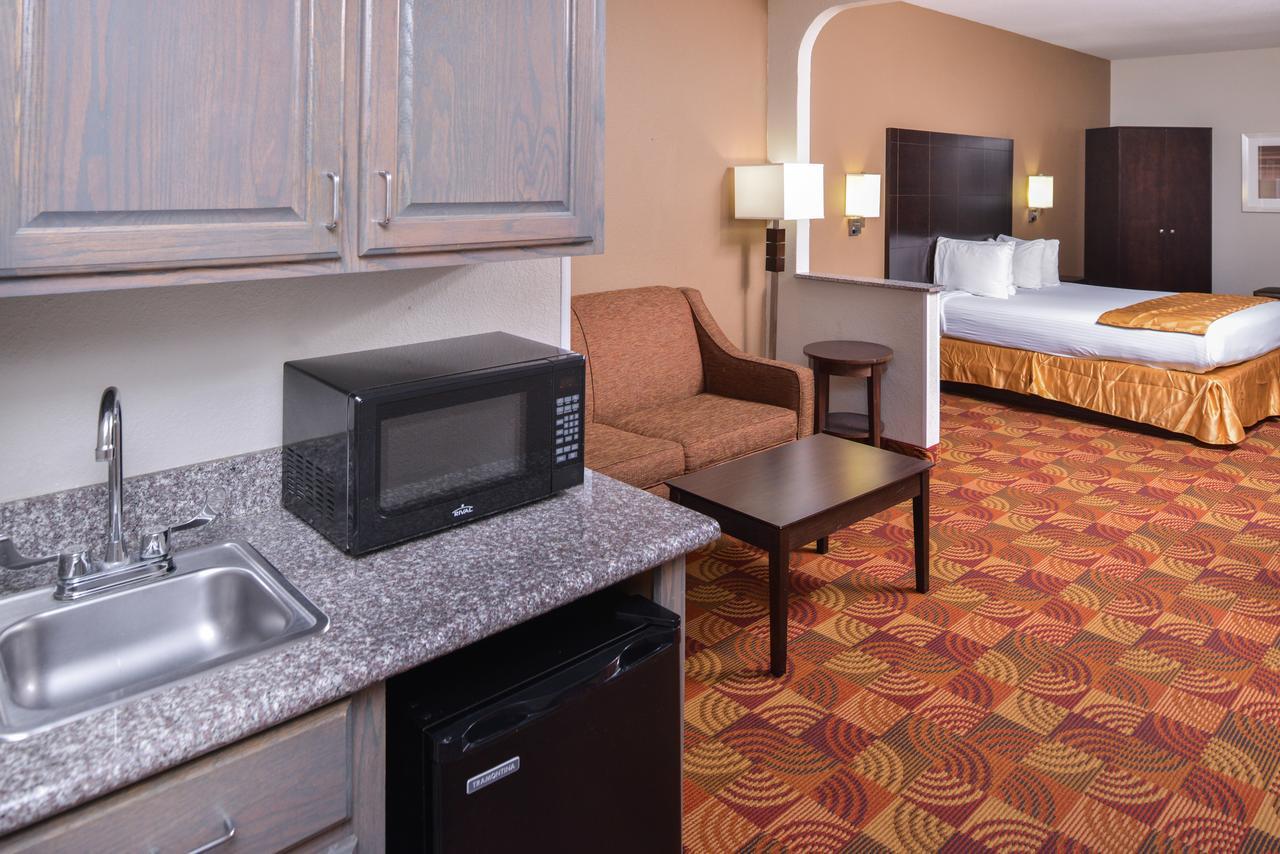 Americas Best Value Inn & Suites Bastrop Экстерьер фото