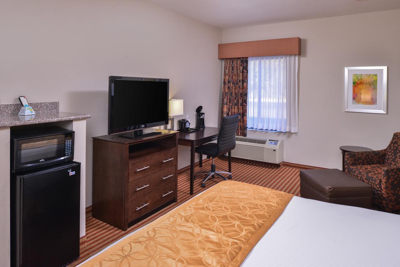 Americas Best Value Inn & Suites Bastrop Экстерьер фото