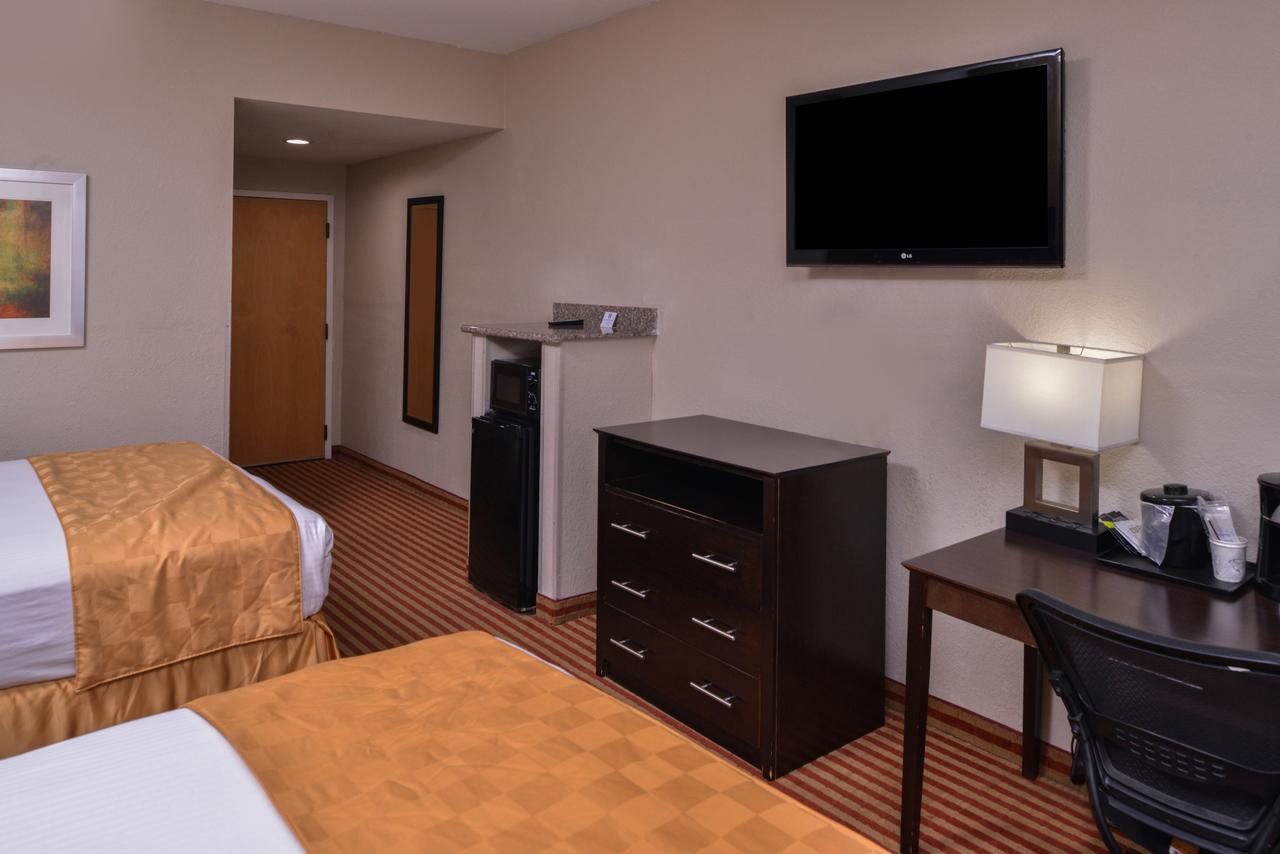 Americas Best Value Inn & Suites Bastrop Экстерьер фото
