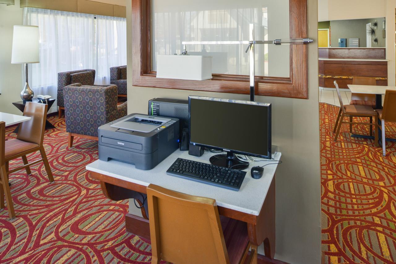 Americas Best Value Inn & Suites Bastrop Экстерьер фото