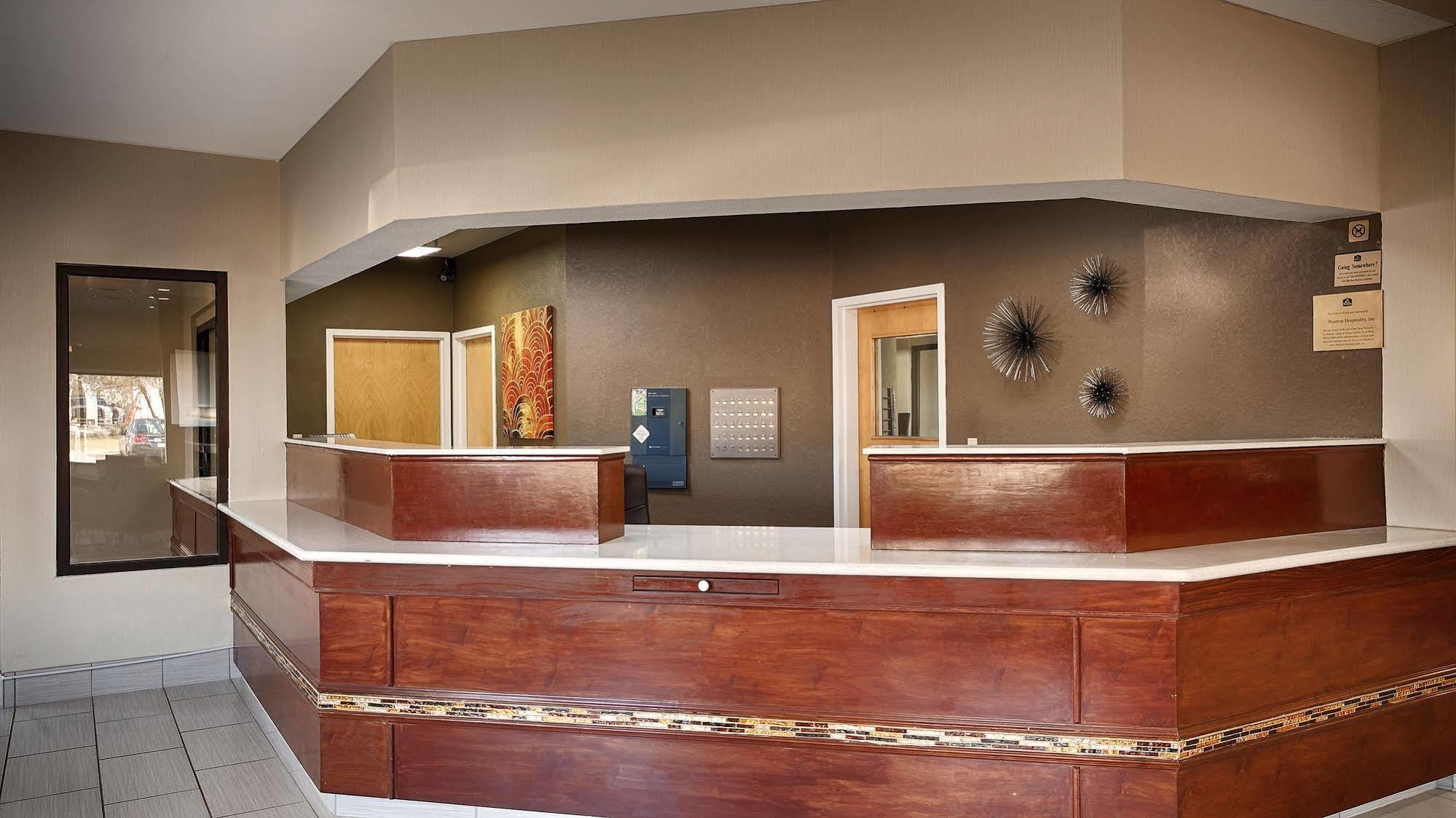Americas Best Value Inn & Suites Bastrop Интерьер фото