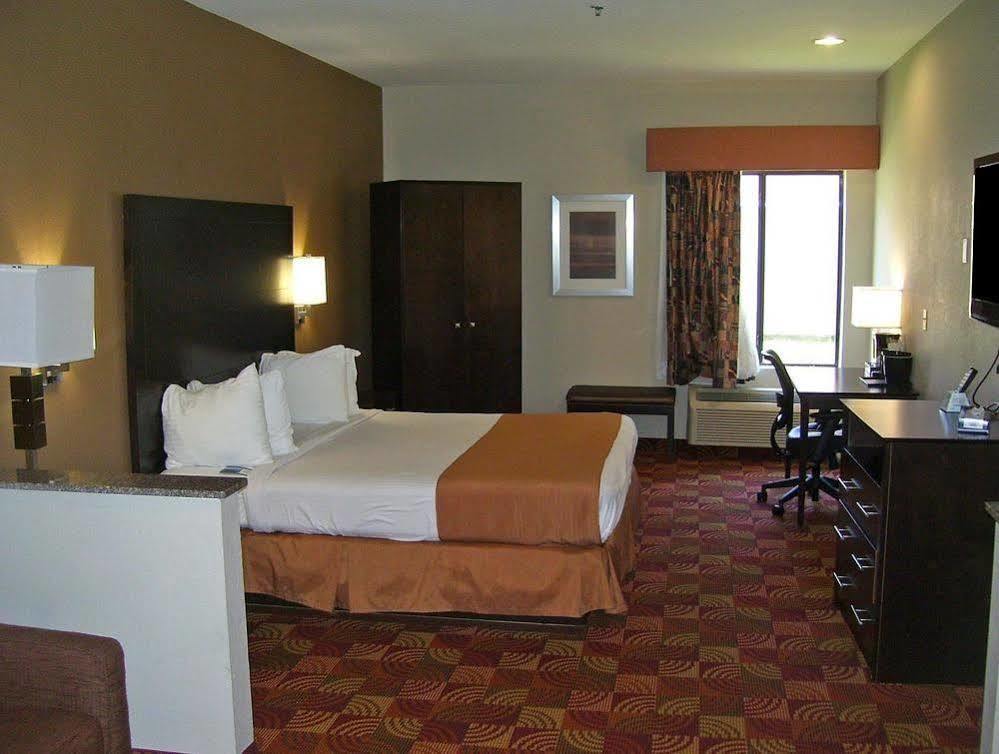 Americas Best Value Inn & Suites Bastrop Экстерьер фото