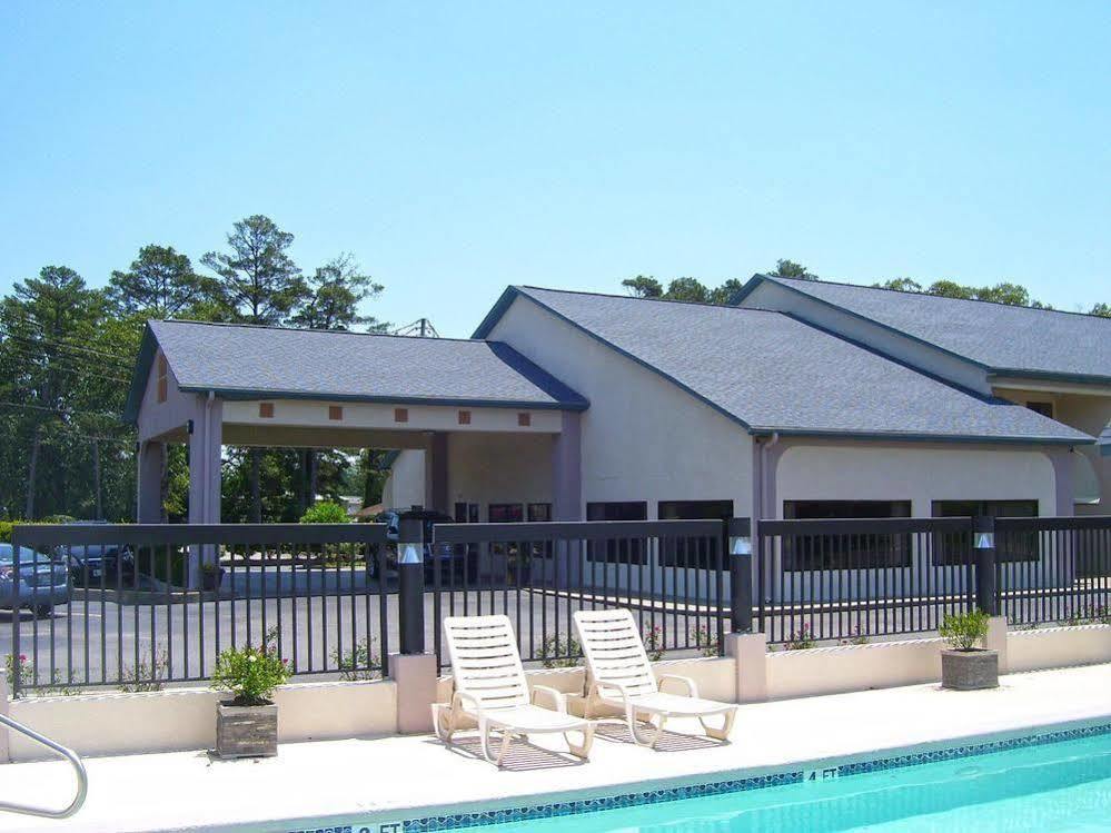 Americas Best Value Inn & Suites Bastrop Экстерьер фото