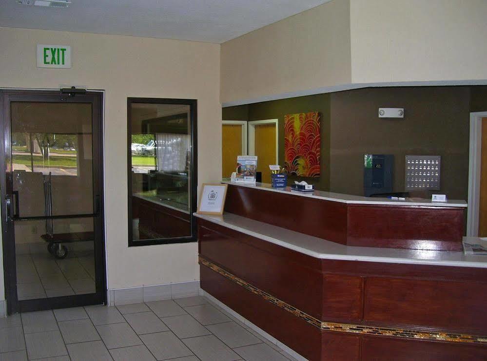 Americas Best Value Inn & Suites Bastrop Экстерьер фото